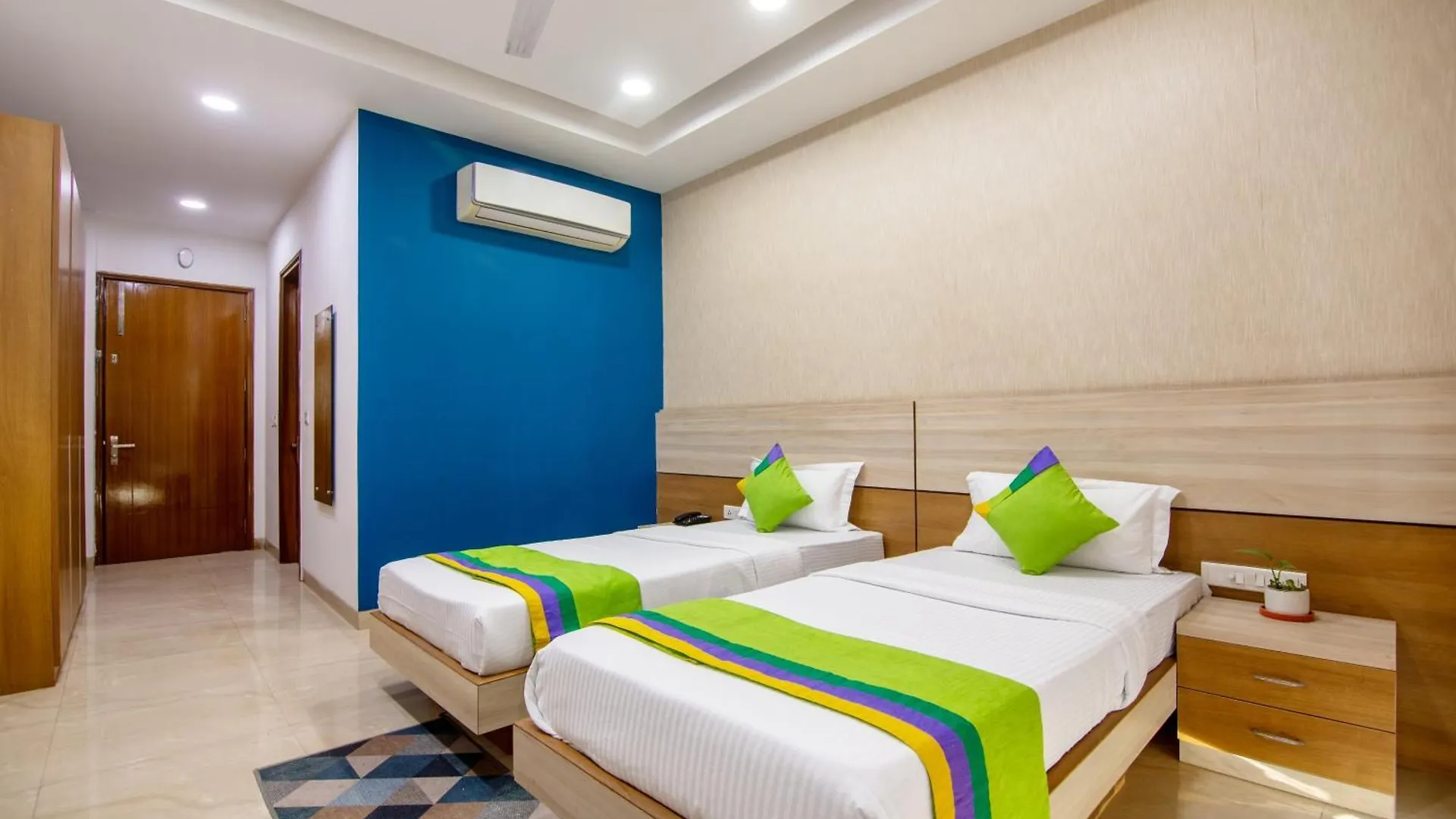 Treebo Flxho Trio, Medanta Medicity Gurgaon India